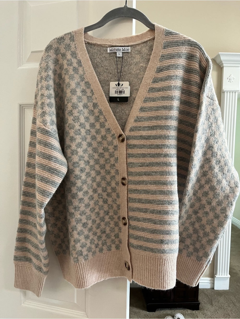 Michelle Mae Beige and Light Blue Patterned V-Neck Cardigan